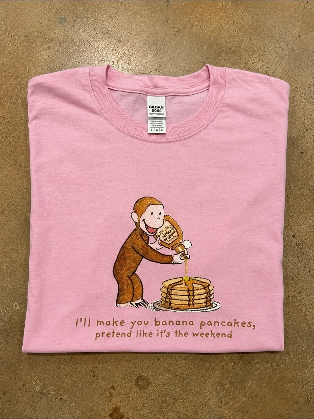 Gildan 5000 Pink Short Sleeve Tee with Monkey Pancake Vintage Graphic Size M - Picture 2 of 5